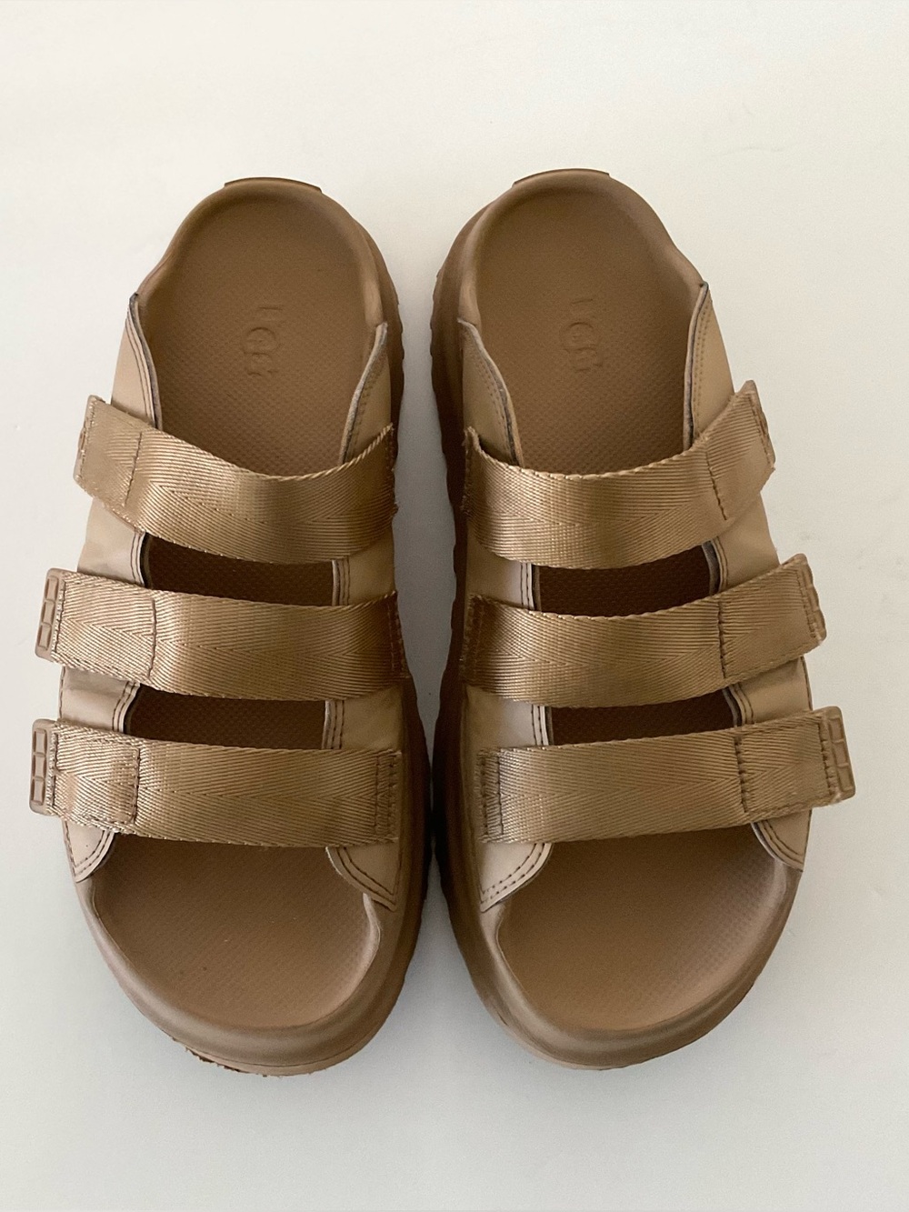 UGG GoldenGlow Platform Slide Dark Sand Size 10